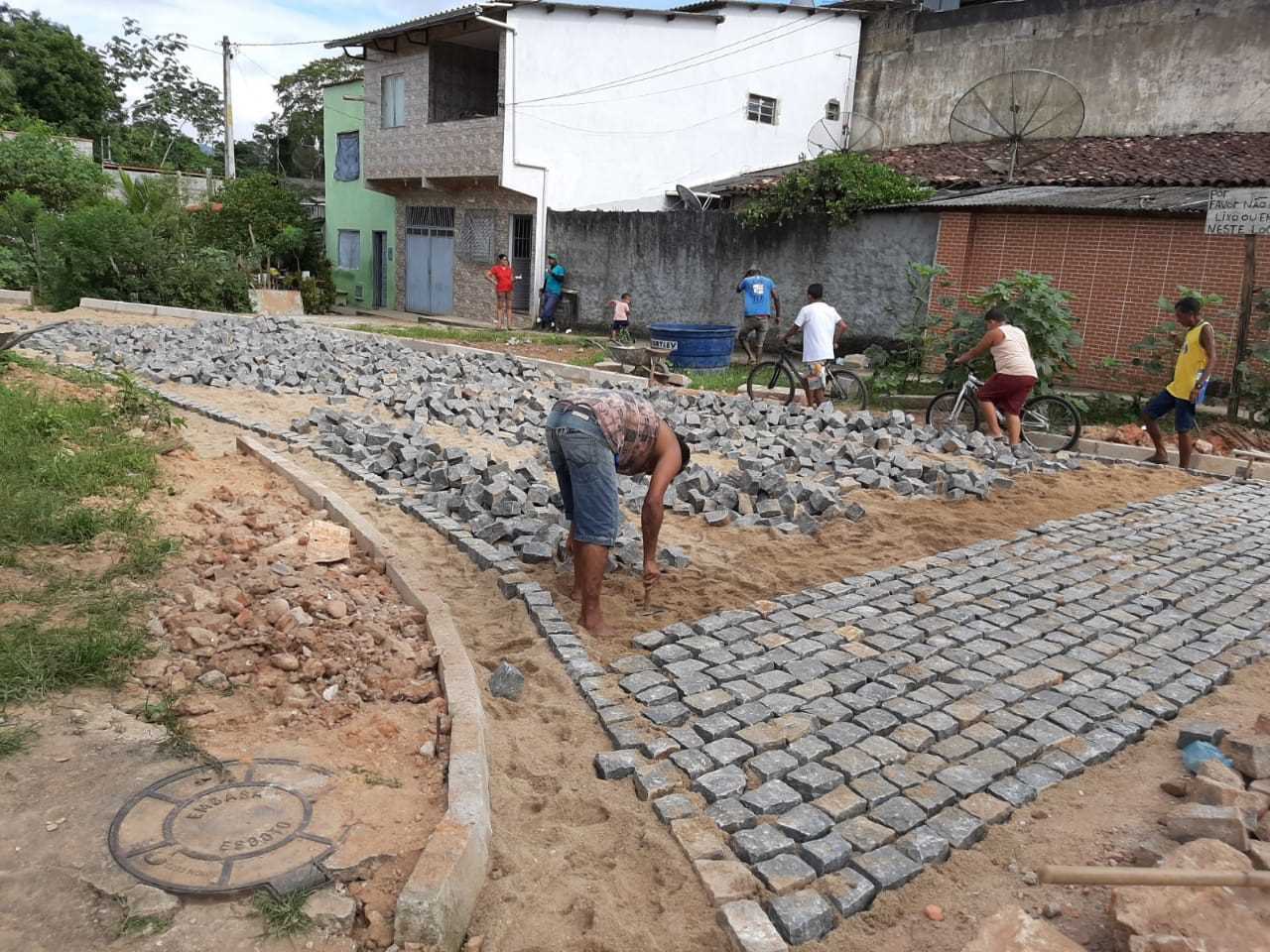 Camacã: Mais Ruas são calçadas em Camacã e distritos